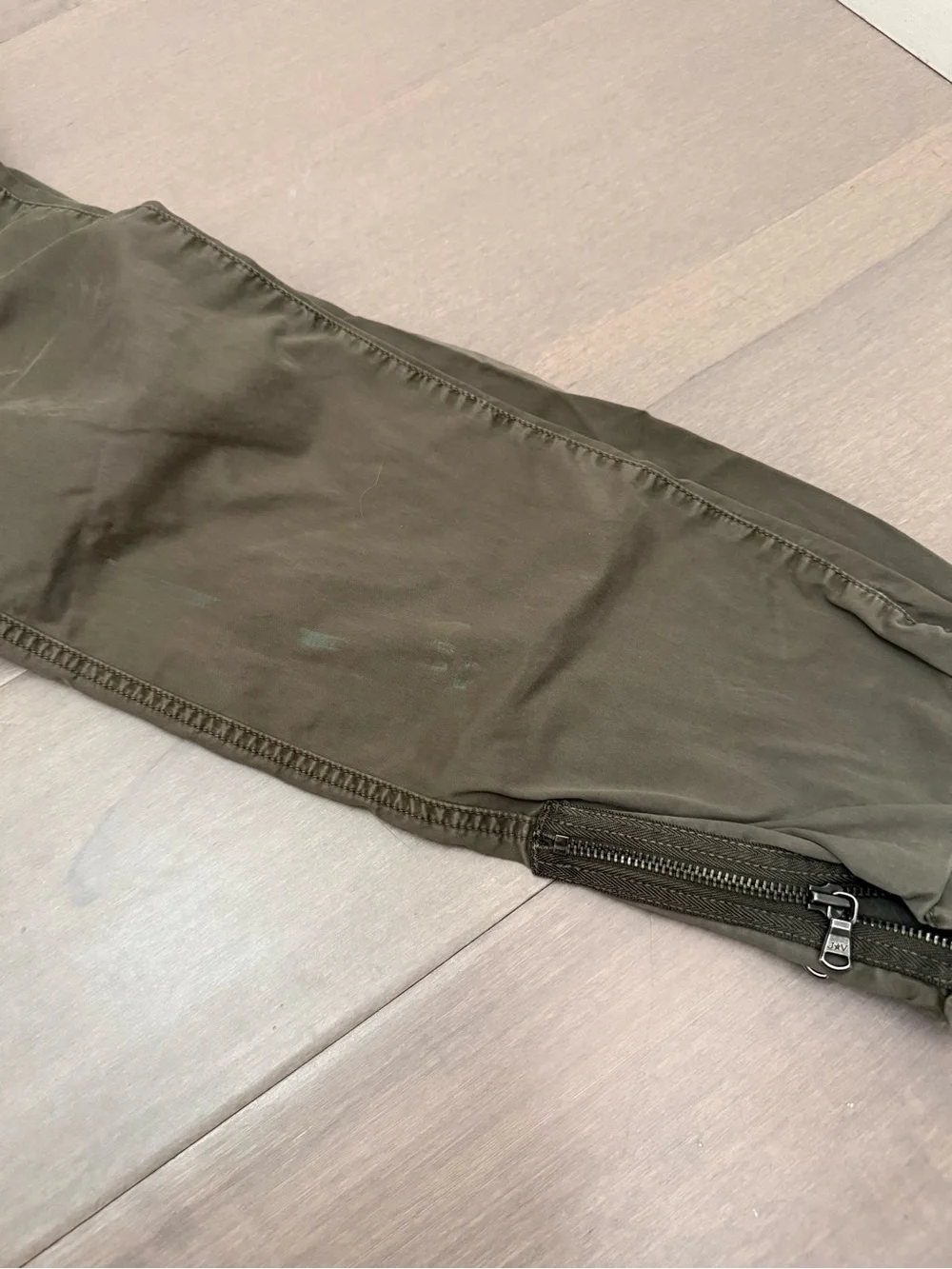 John Varvatos USA Men's Olive Cargo Utility Zip Pocket Pants, Size 33 - Picture 8 of 15
